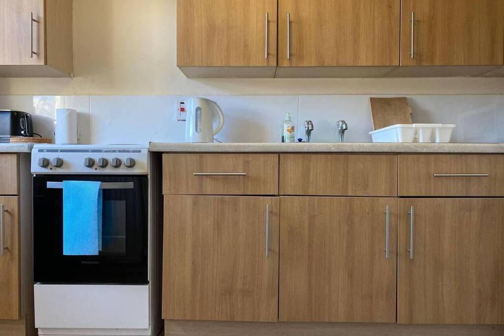 Conveniently Situated 1Bed Apt In Stretford Apartment Manchester Exterior photo